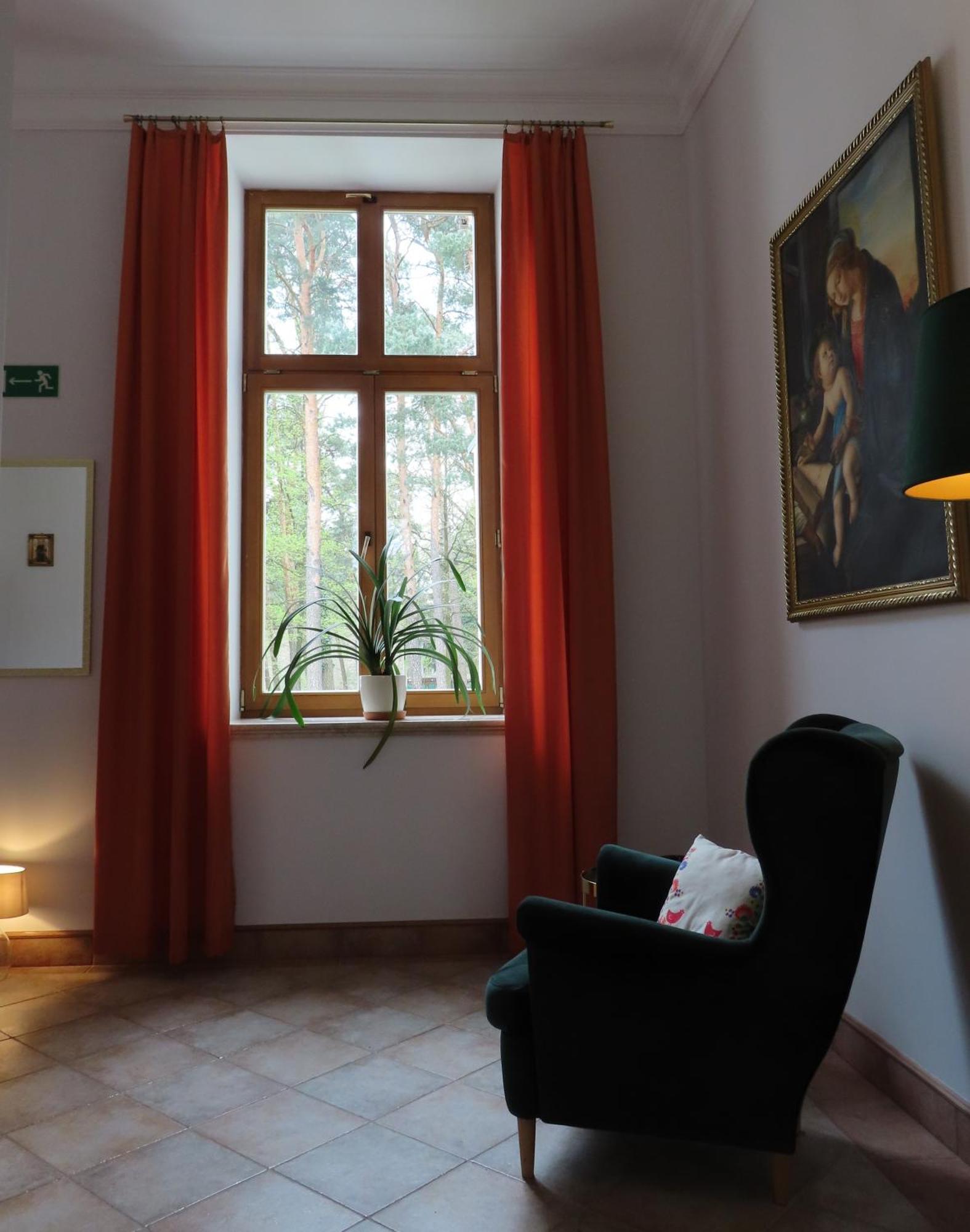 Hotel Dobry Zakatek Dom Rekolekcyjny Konstancin-Jeziorna Esterno foto