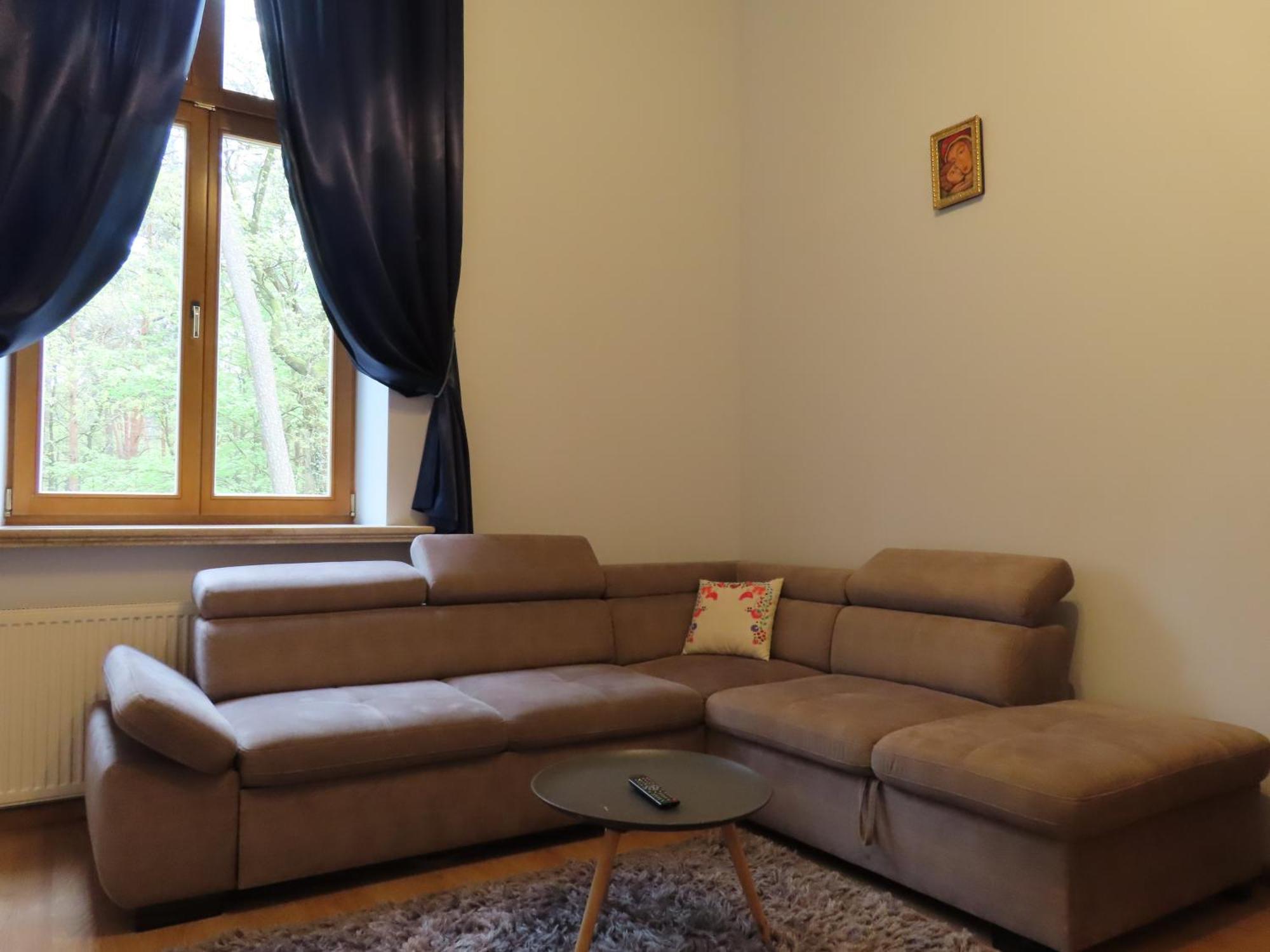 Hotel Dobry Zakatek Dom Rekolekcyjny Konstancin-Jeziorna Esterno foto