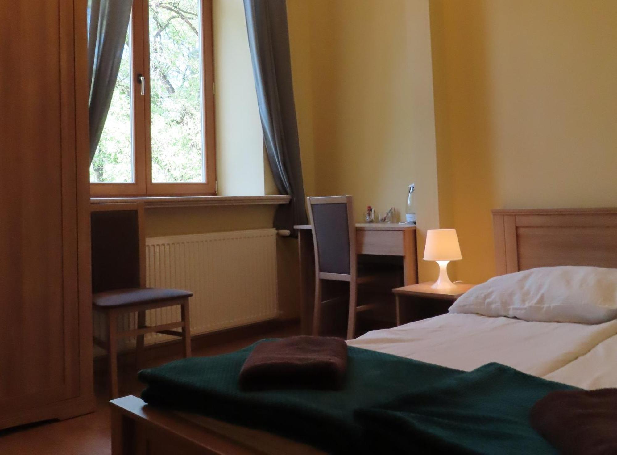 Hotel Dobry Zakatek Dom Rekolekcyjny Konstancin-Jeziorna Esterno foto