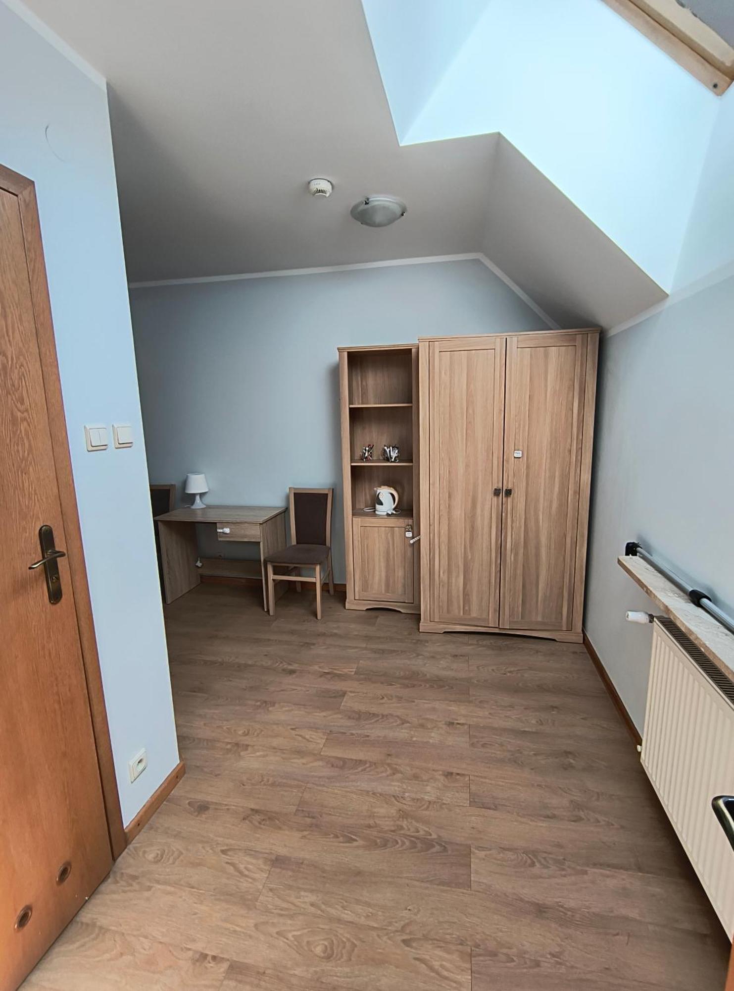 Hotel Dobry Zakatek Dom Rekolekcyjny Konstancin-Jeziorna Esterno foto