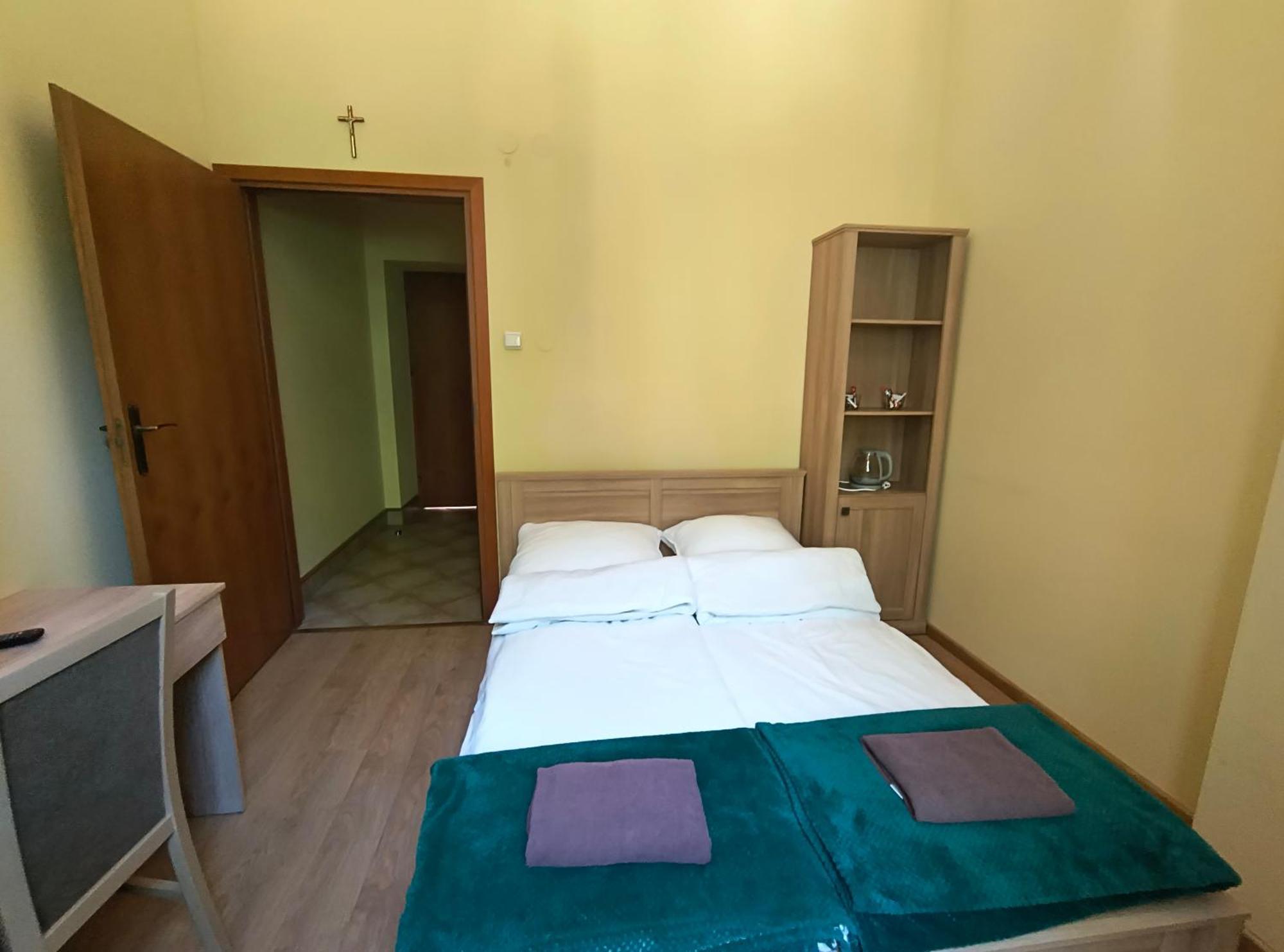 Hotel Dobry Zakatek Dom Rekolekcyjny Konstancin-Jeziorna Esterno foto